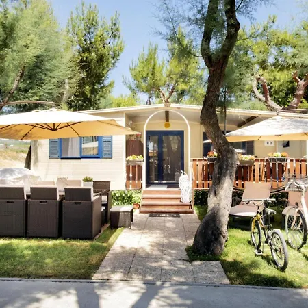 Attractive In With Garden Vakantiehuis Cupra Marittima