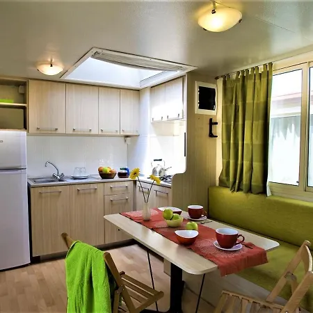 Attractive In With Garden Vakantiehuis