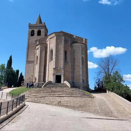 Attractive In With Garden * Cupra Marittima