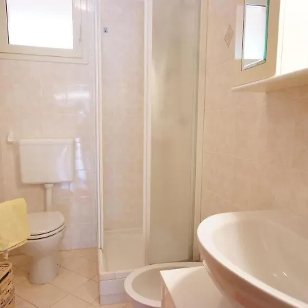 Attractive In With Garden Vakantiehuis